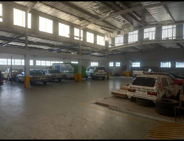 INDUSTRIAL PROPERTY TO RENT IN NORTH END